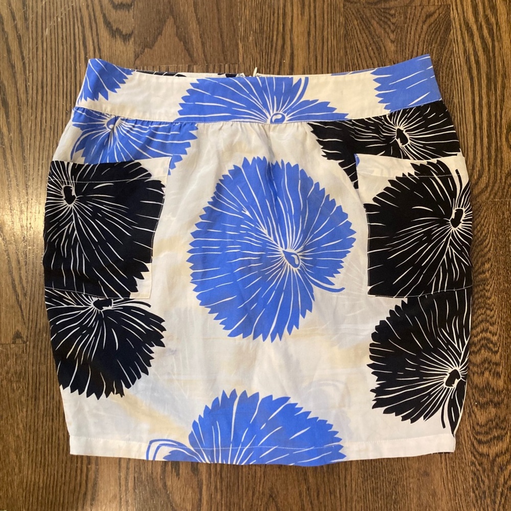 Silence + Noise 100% Silk Skirt Size L Blue Black Flower Pattern w/pockets
